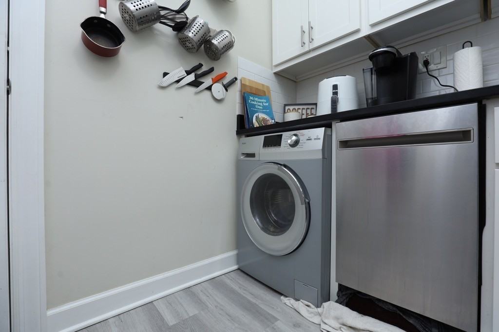 648 W Roscoe St #2S - Photo 5 of 21