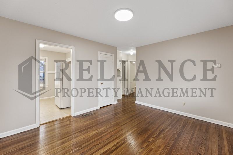 1912 N Hood St - Photo 4 of 13