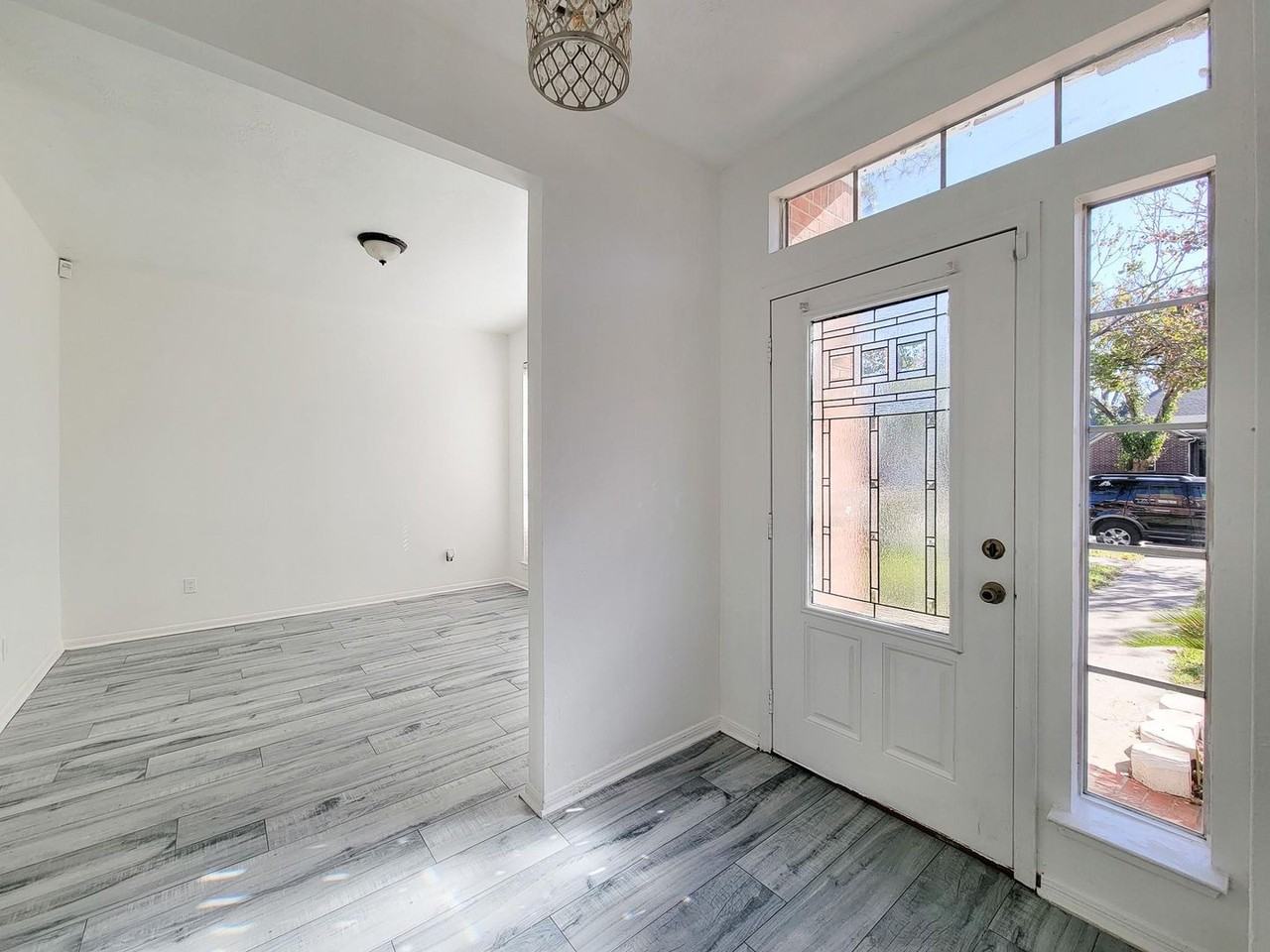17614 Glenmark Dr - Photo 2 of 47