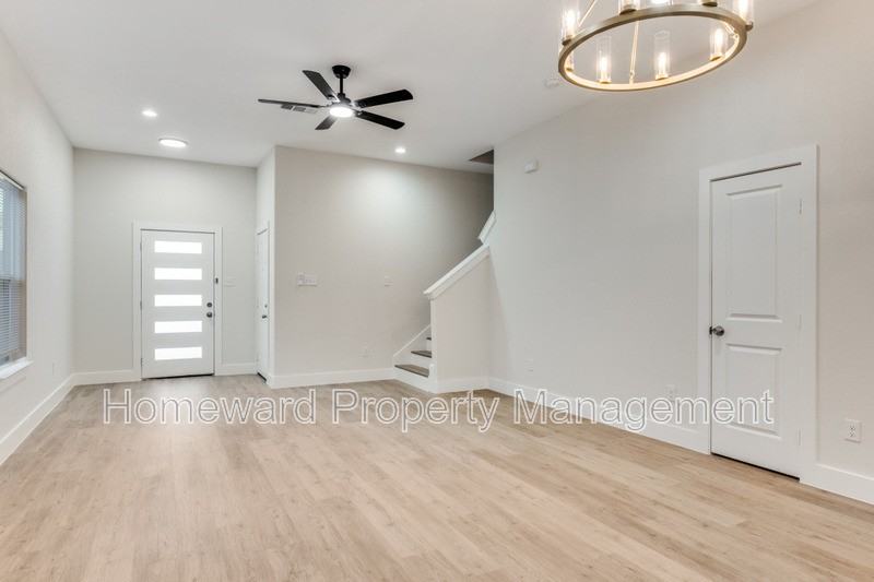 827 Stamps Ave - Photo 2 of 12