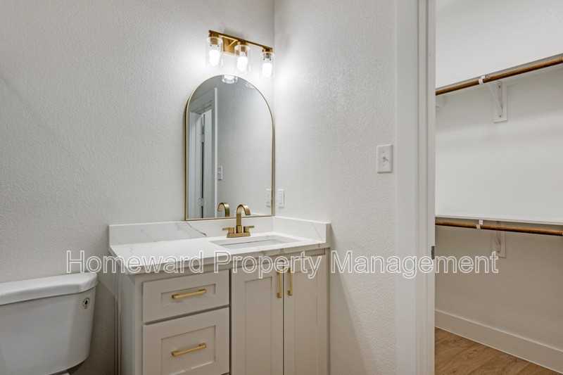 827 Stamps Ave - Photo 7 of 12