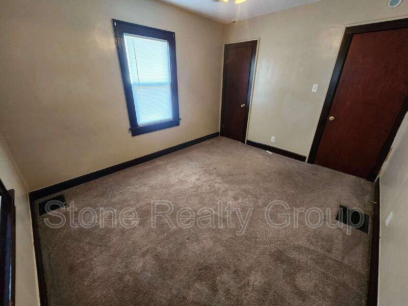 1812 S 11th St - Photo 7 of 10