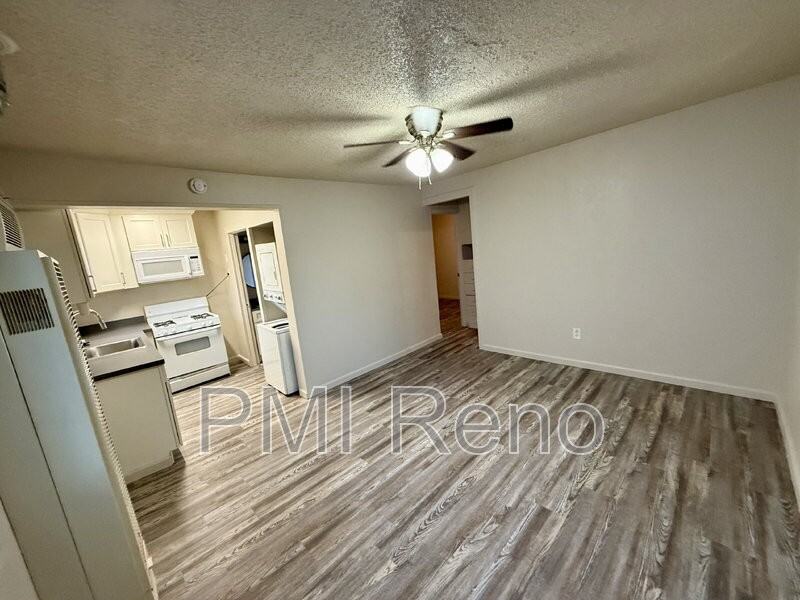 1931 1/2 Valley Rd #A - Photo 2 of 22