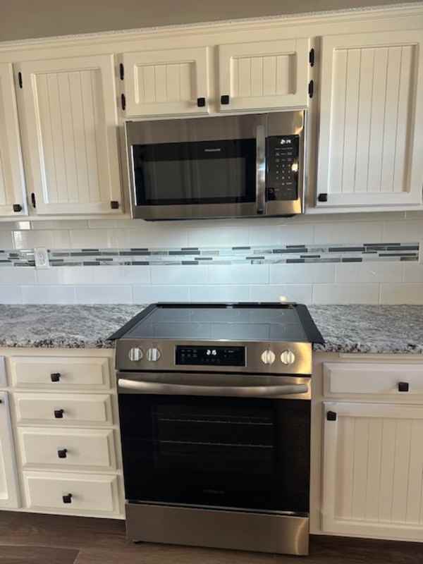 305 Southeaststreet - Photo 3 of 25