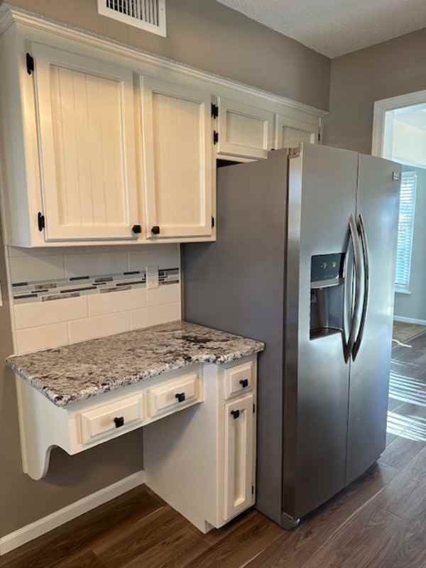 305 Southeaststreet - Photo 4 of 25