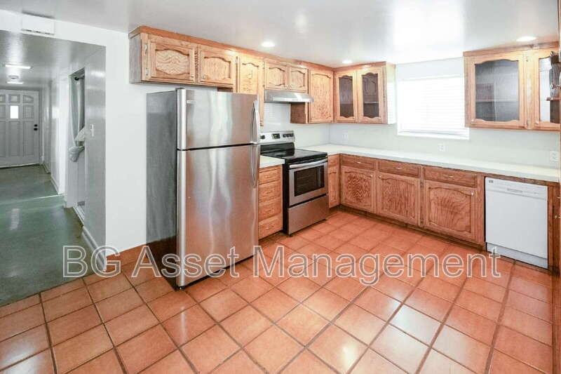 936 Tennent Ave #B - Photo 3 of 25