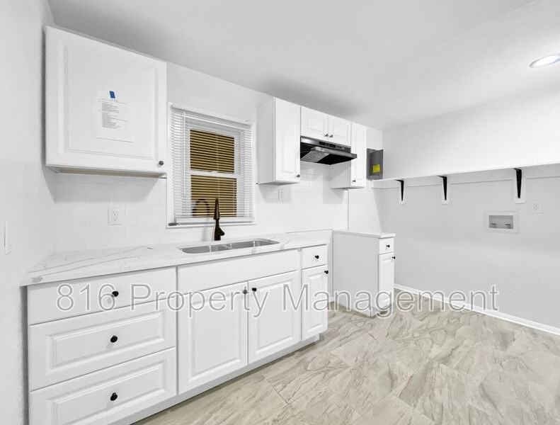 6607 E 110th Ter - Photo 5 of 15