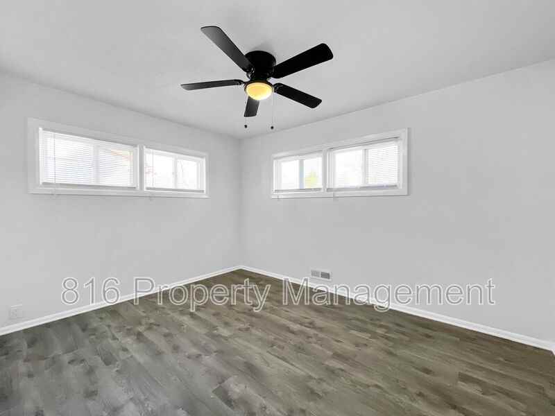 6607 E 110th Ter - Photo 6 of 15