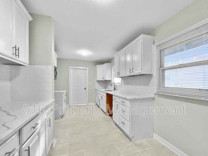 2231 E 68th St - Photo 4 of 17