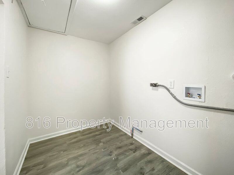 5205 Locust Ave - Photo 7 of 18