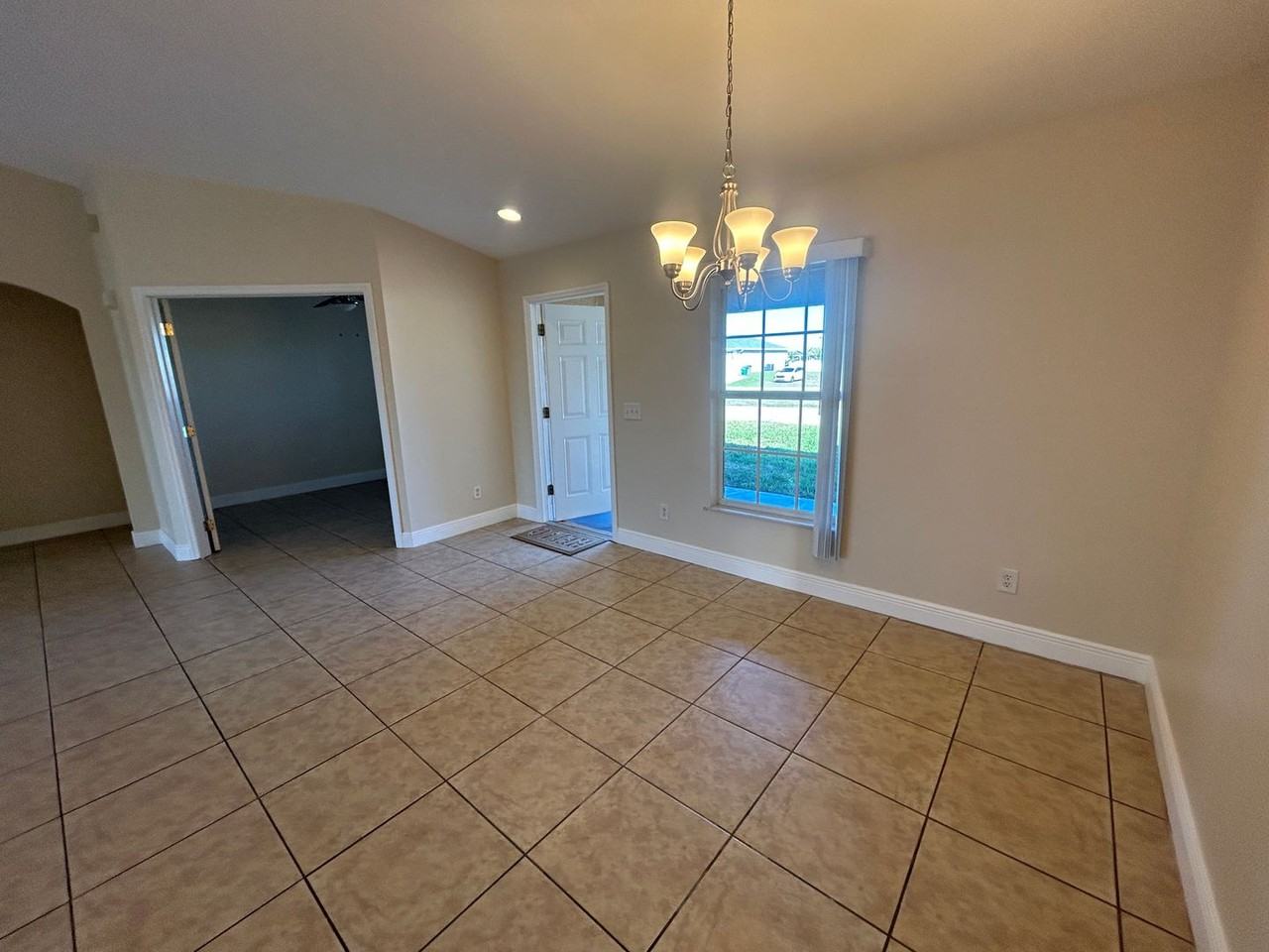 1900 Kismet Pkwy W - Photo 4 of 19