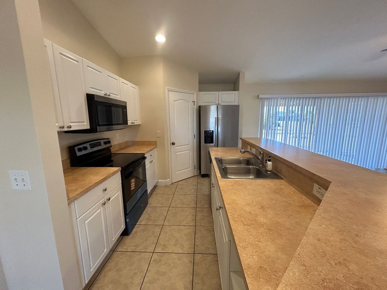 1900 Kismet Pkwy W - Photo 7 of 19