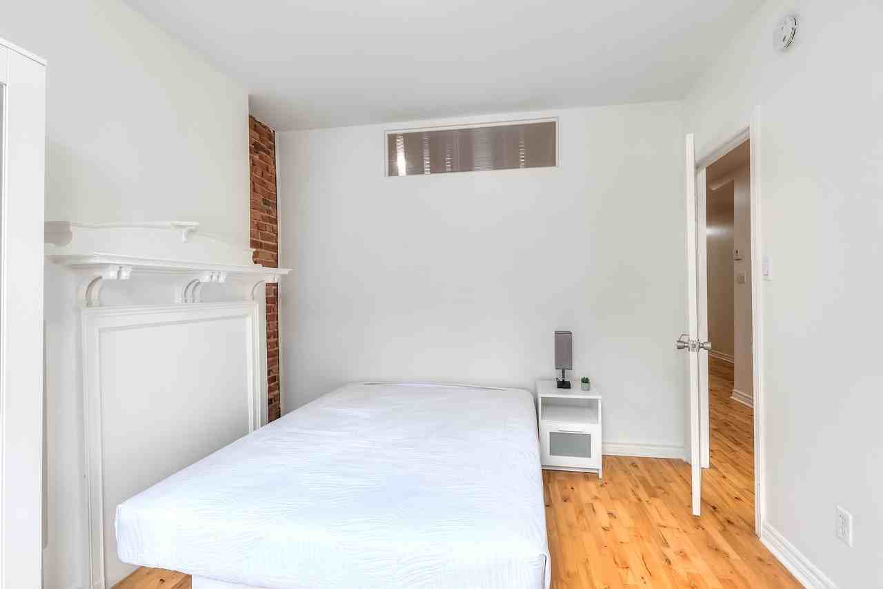 3682 Avenue Coloniale - Photo 4 of 17