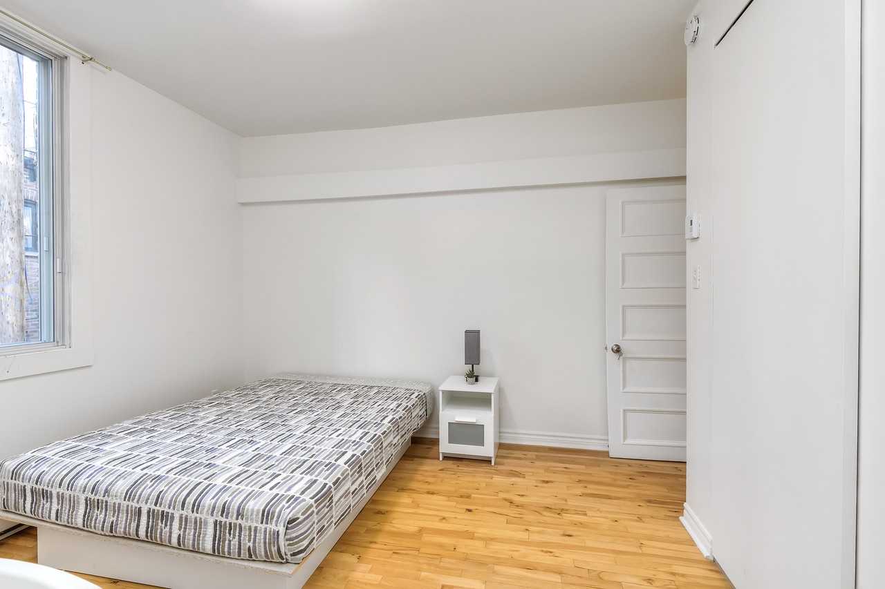 3682 Avenue Coloniale - Photo 7 of 17