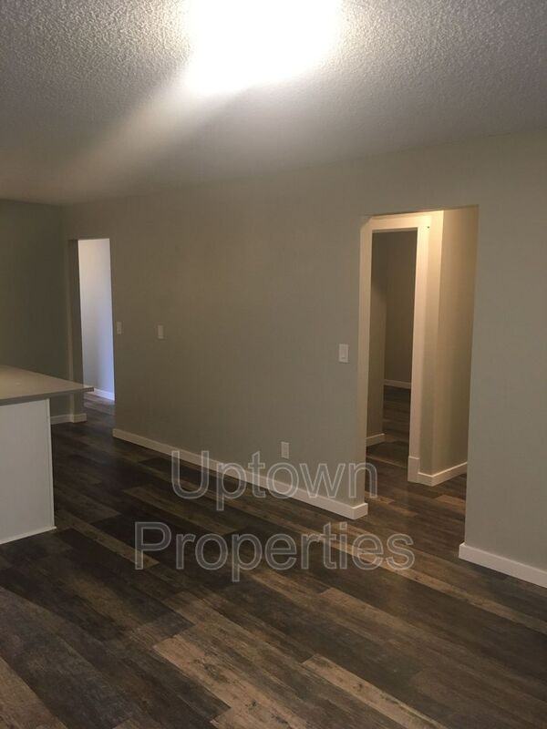 8020 Sw Thorn St - Photo 4 of 10