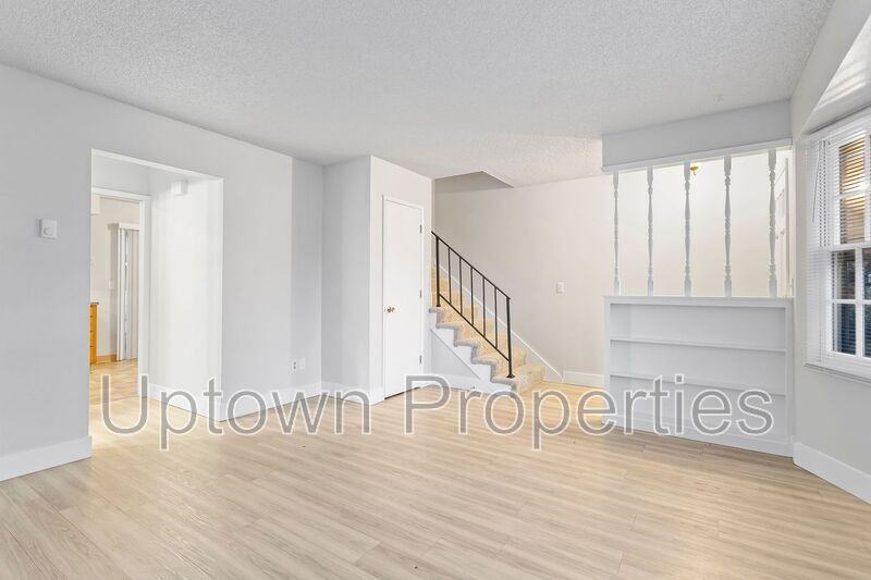 6507 Kansas St - Photo 3 of 25