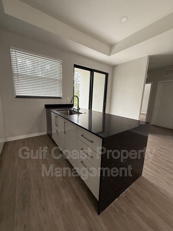 3315 53rd St W - Photo 6 of 34