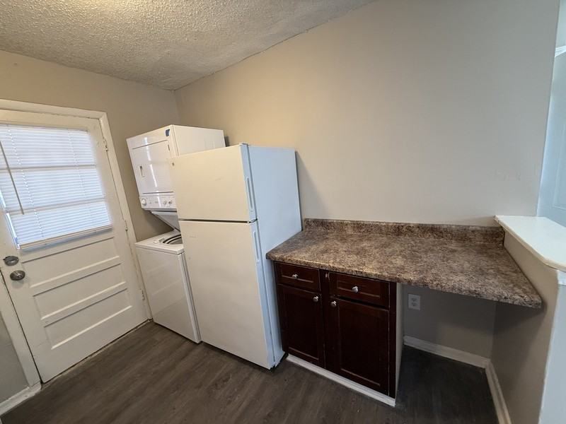 2086 Hubert Ave - Photo 2 of 14