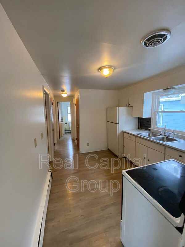 180 Euclid Ave #2 - Photo 4 of 6