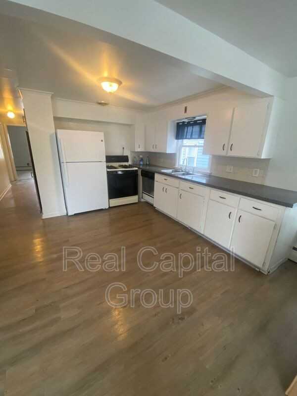 180 Euclid Ave #1 - Photo 3 of 9