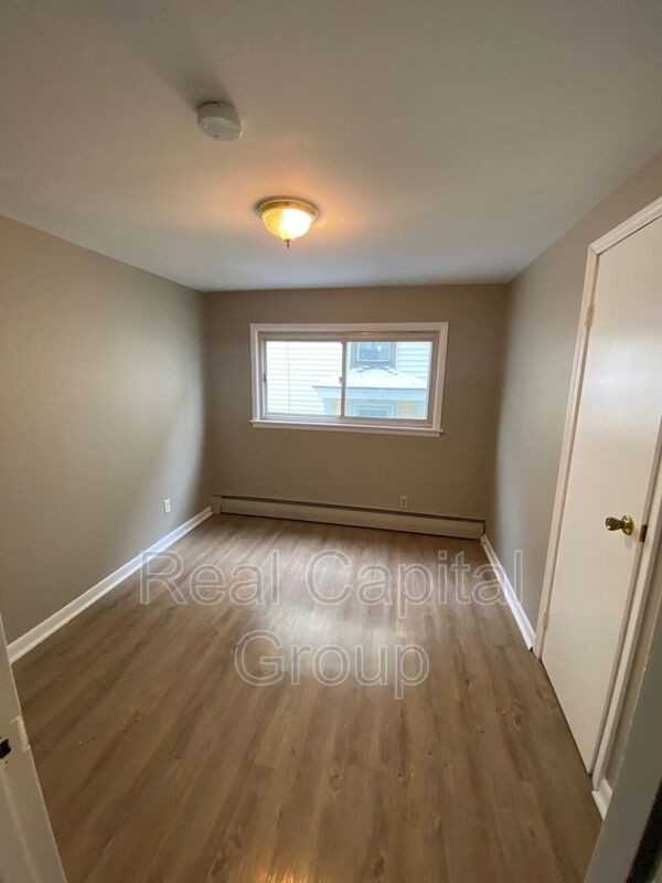 180 Euclid Ave #1 - Photo 5 of 9