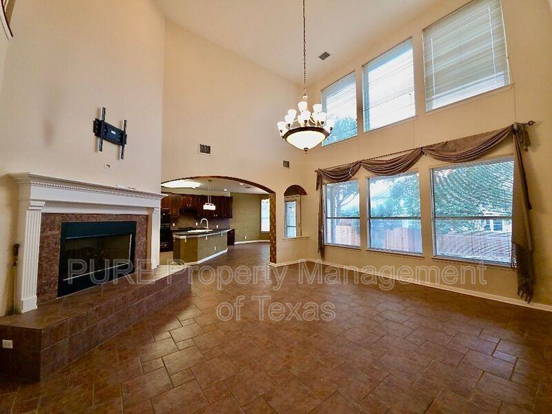 1103 Seton Hall Ln - Photo 4 of 33