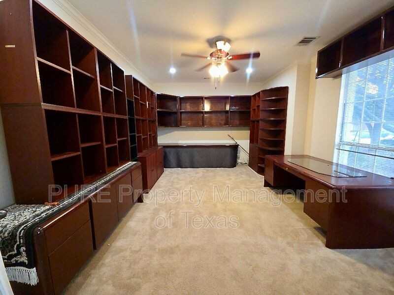 1103 Seton Hall Ln - Photo 6 of 33