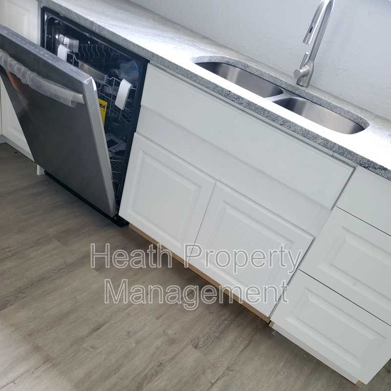 1735 25th St S #1 - Photo 7 of 37