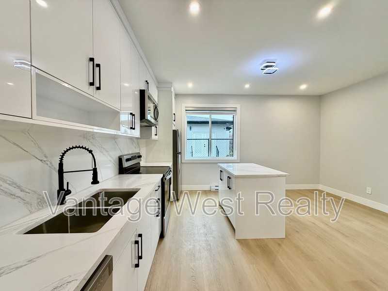 1671 Highland Dr N - Photo 6 of 20