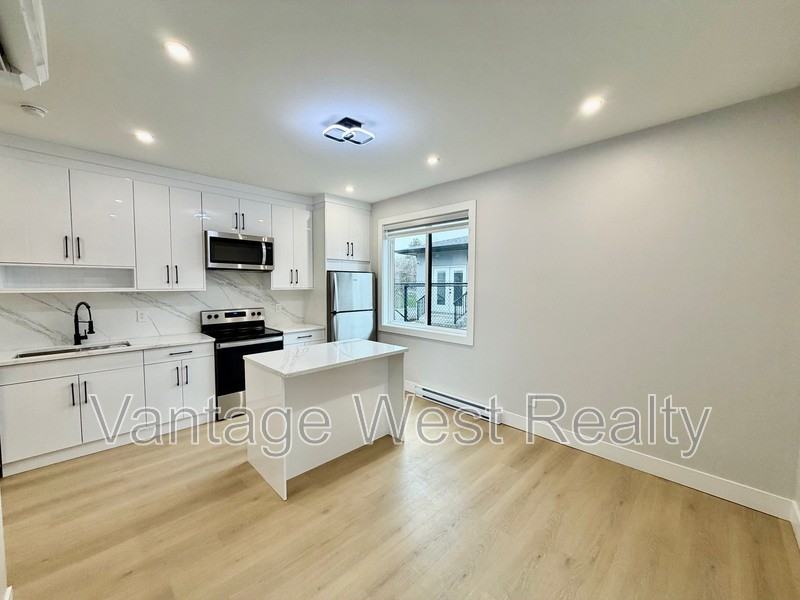 1671 Highland Dr N - Photo 7 of 20