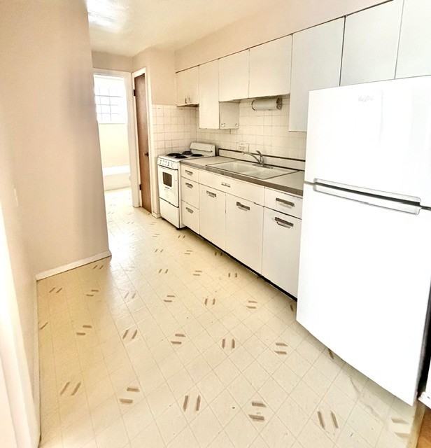 306 W. Hill St. - Photo 3 of 9