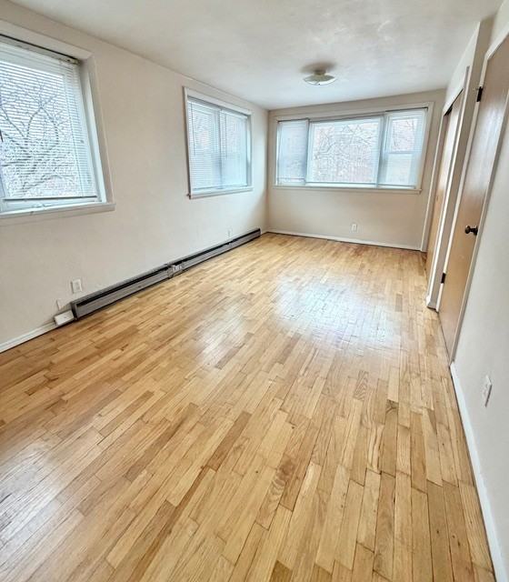 306 W. Hill St. - Photo 4 of 9