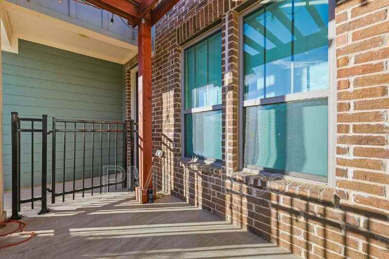 1044 3rd St - Photo 7 of 27