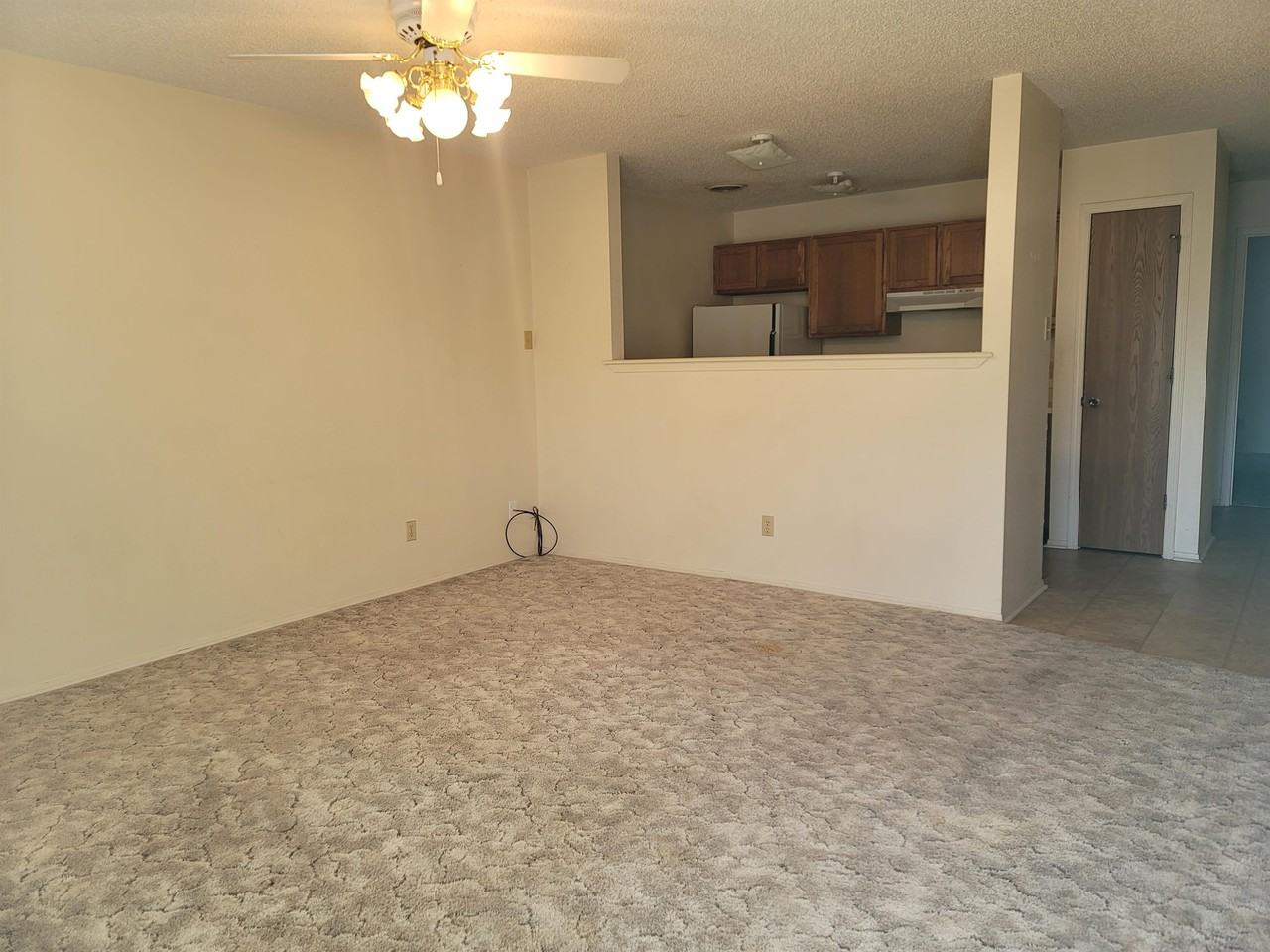 2406 1/2 N. Grand B - Photo 3 of 15