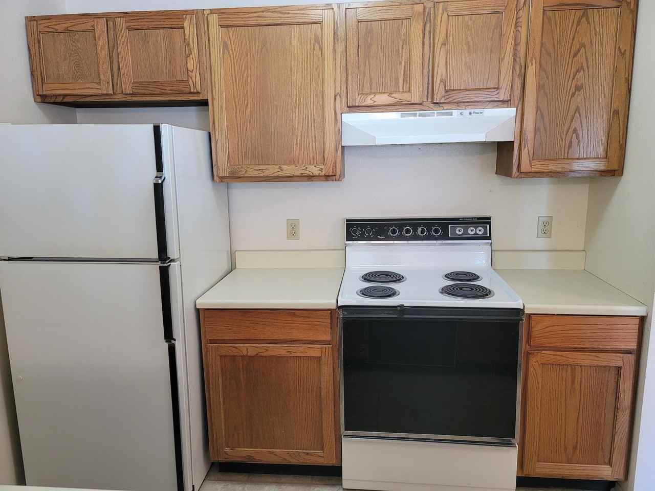 2406 1/2 N. Grand B - Photo 7 of 15