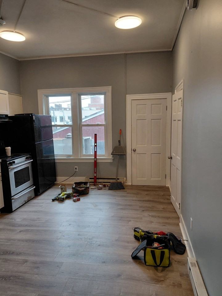 498-500 Main St - Photo 3 of 6