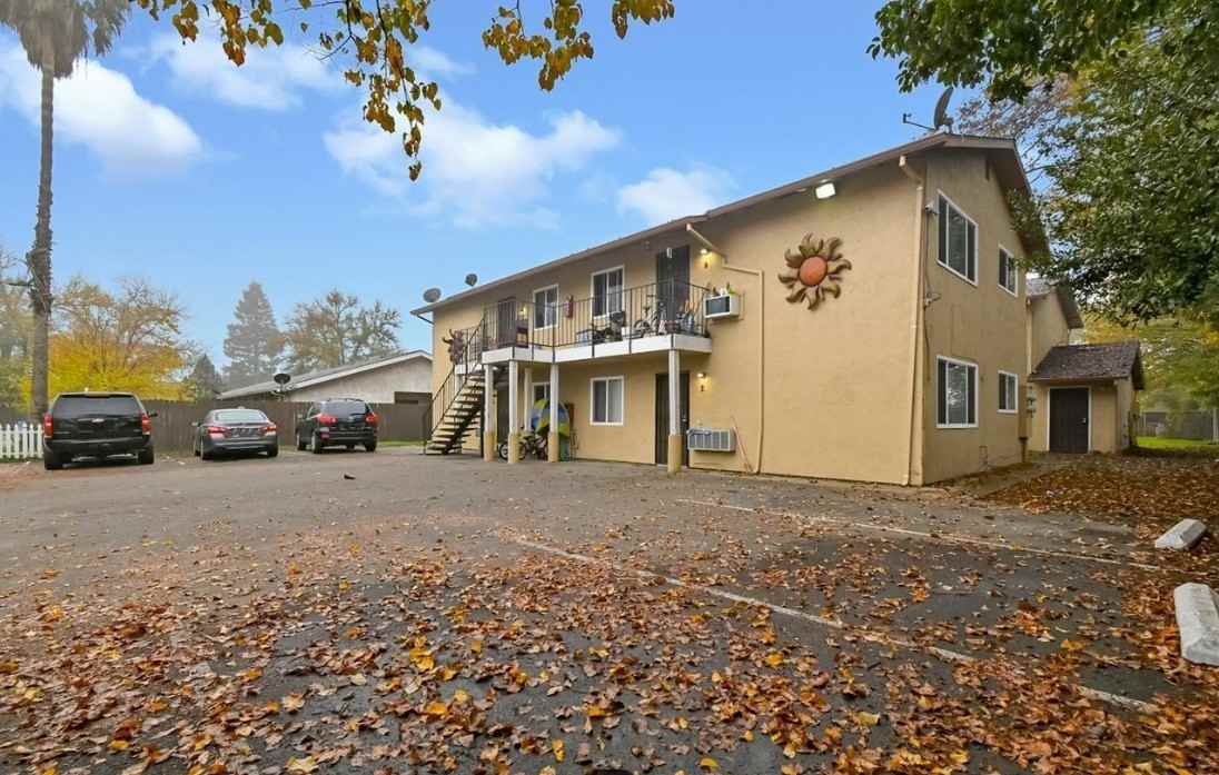 1022 Swezy Street - Photo 7 of 12