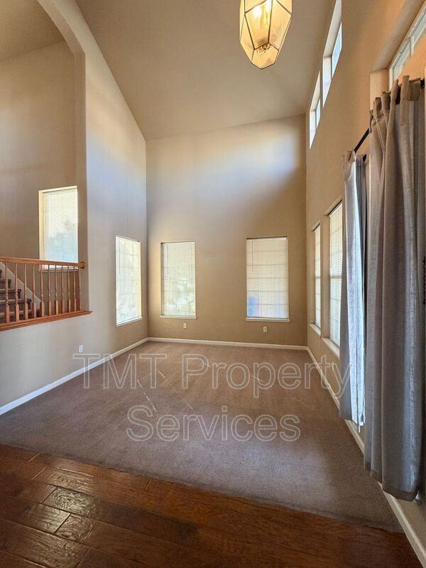 10085 Mosaic Way - Photo 7 of 28