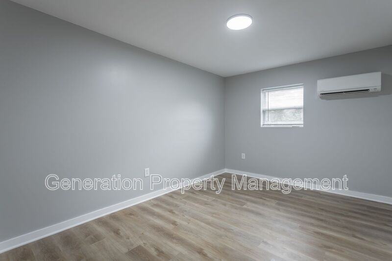 655 4th St Ne #6 - Photo 6 of 29