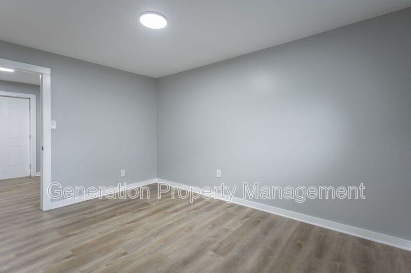 655 4th St Ne #6 - Photo 7 of 29