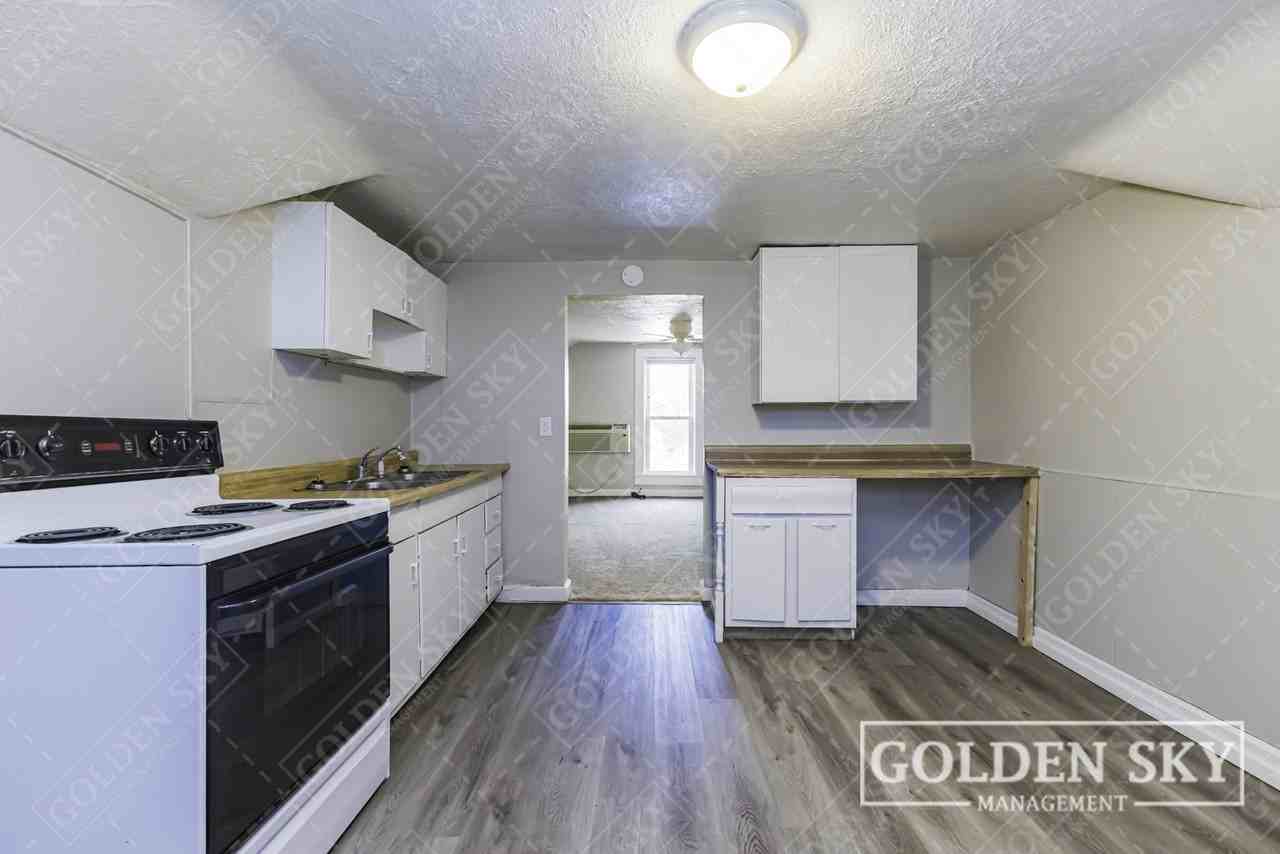 421 West 9th Street - Photo 7 of 7