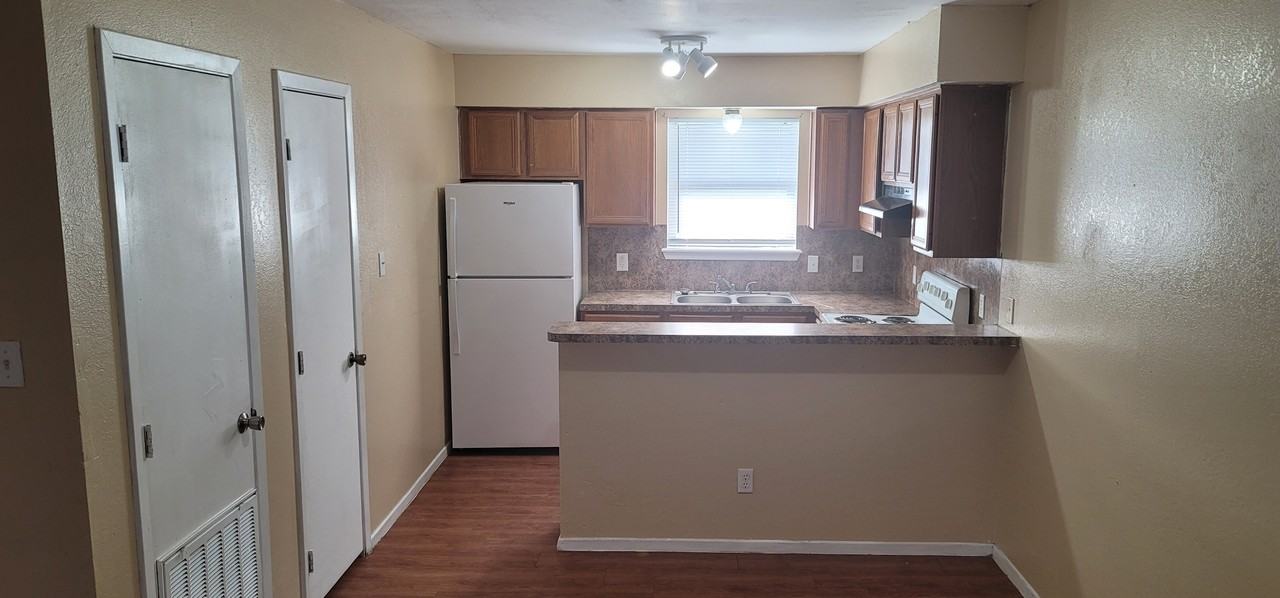 North Ridge Apartments - Photo 4 of 50