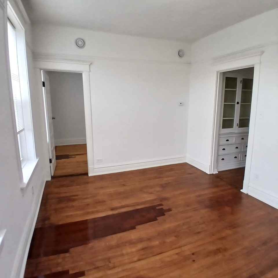 26th / St Louis - Photo 3 of 16