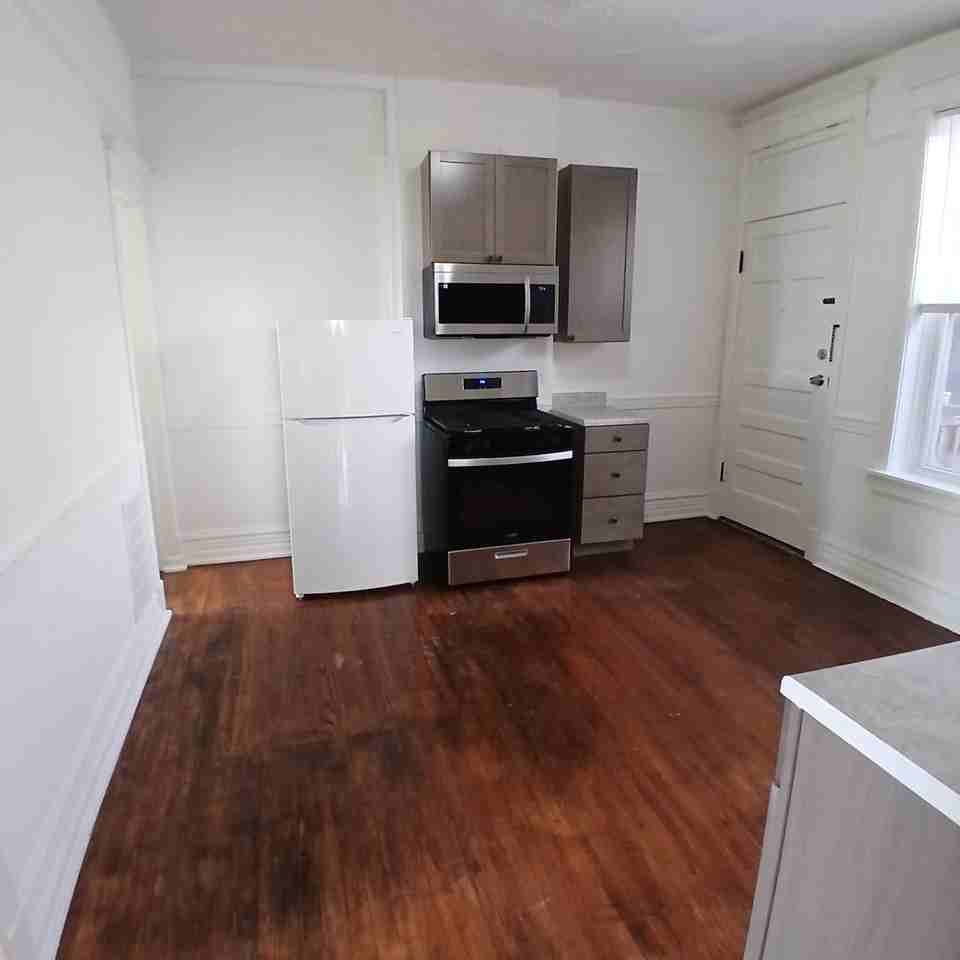 26th / St Louis - Photo 5 of 16