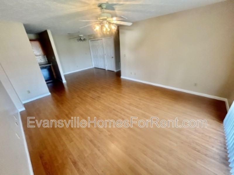 1713 N Spring St - Photo 3 of 21