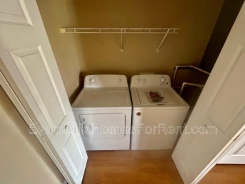 1713 N Spring St - Photo 5 of 21