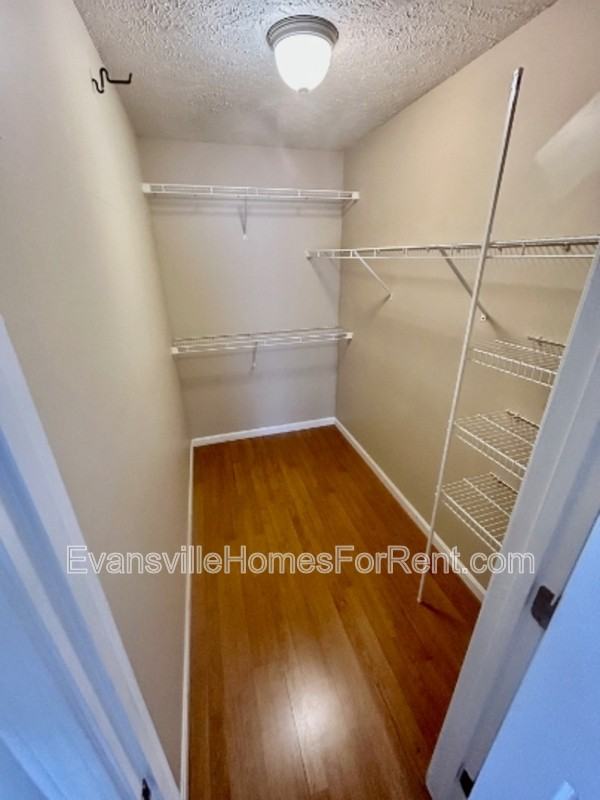 1713 N Spring St - Photo 7 of 21