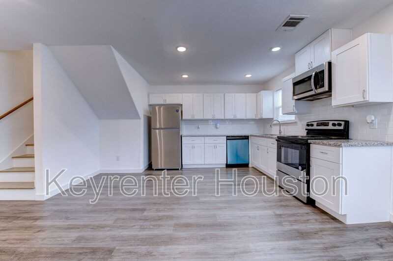 6309 Sandra St #2 - Photo 6 of 24