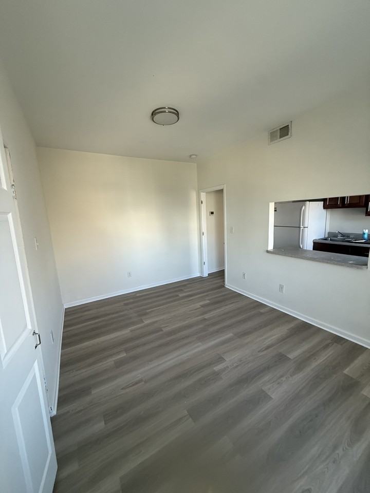 Kenyon House Family Cooperative - Photo 5 of 9