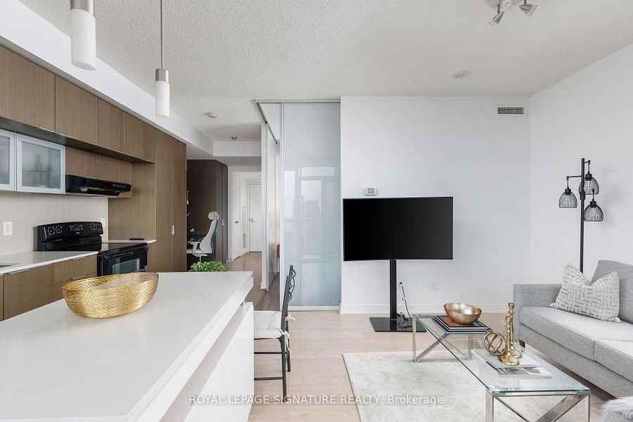 110 Charles Street East #3410 - Photo 4 of 17